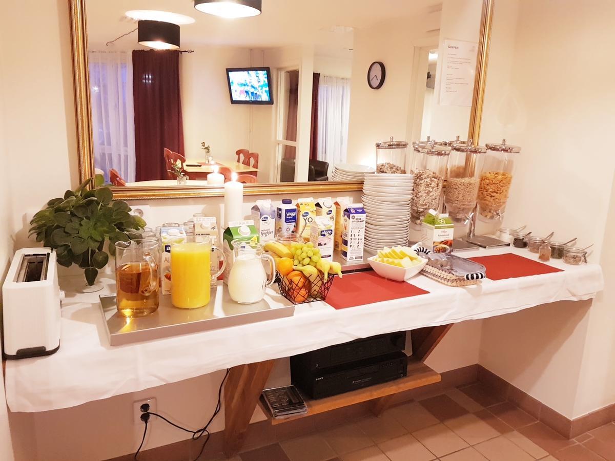 Hotell Grepen Vara Extérieur photo